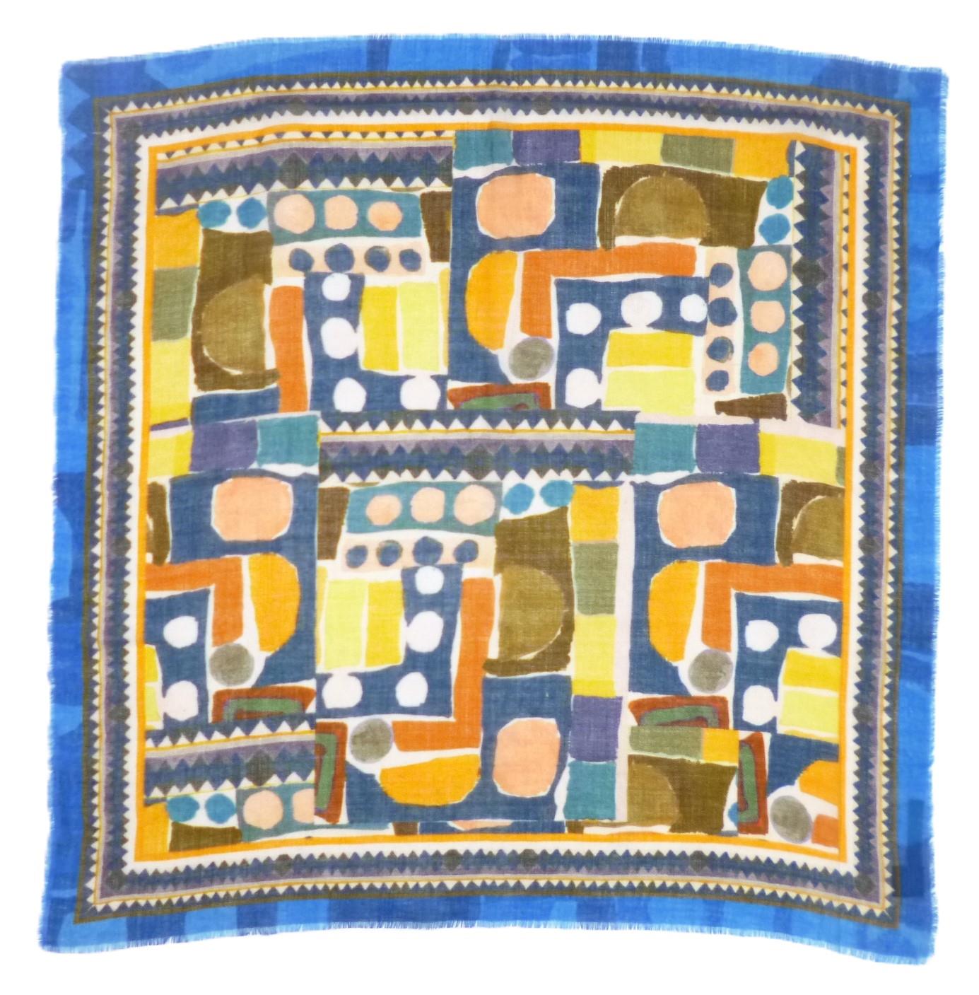 Vista completa del Pañuelo Vaxholm Mosaico azul inspirado en los mosaicos